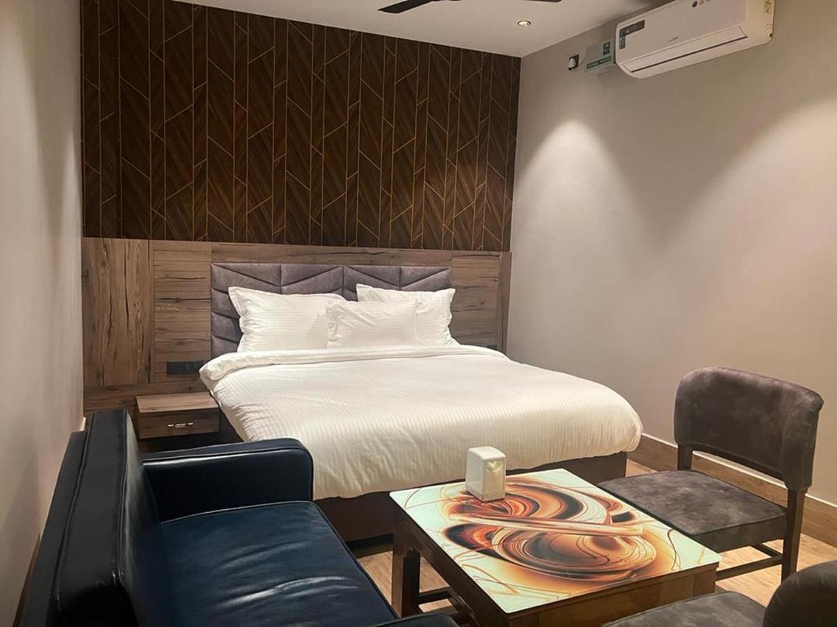 Hotel Ventures Inn Amritsar Exterior foto